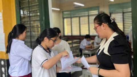 Thi tốt nghiệp THPT 2025: Hơn 1,1 triệu học sinh làm bài môn Ngữ văn
