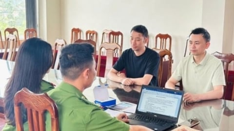 Phát hiện xưởng lắp ráp điện thoại di động trái phép tại Lạng Sơn