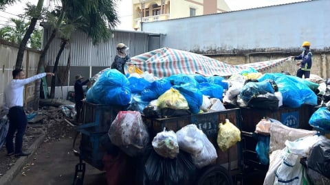 Vụ bãi rác An Hiệp: Các trạm trung chuyển rác đã quá tải