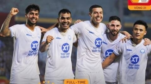 Chức vô địch V.League 2024/2025 trong tầm tay Nam Định