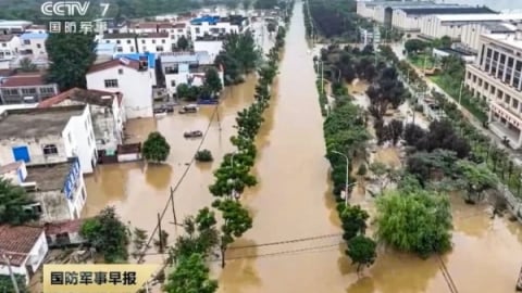 Trung Quốc phát cảnh báo thiên tai sau mưa lớn
