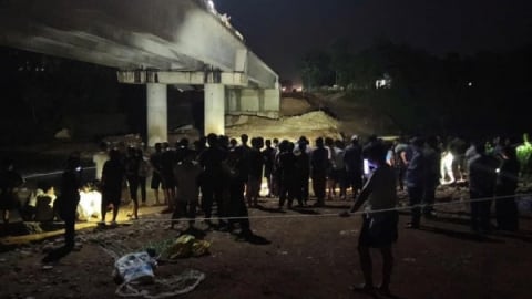 7 học sinh bị lũ cuốn khi tắm suối, 2 em vẫn đang mất tích