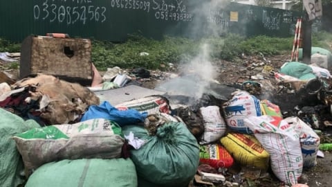 Ngột ngạt, khó thở trước nạn đốt rác tại Thủ đô