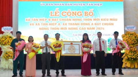 Niềm vui thụ hưởng thành quả nông thôn mới