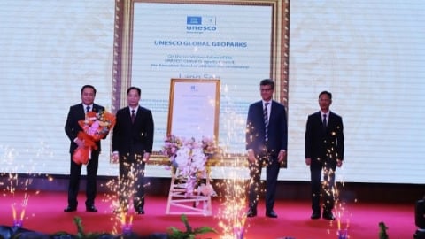 Lạng Sơn đón nhận danh hiệu công viên địa chất toàn cầu