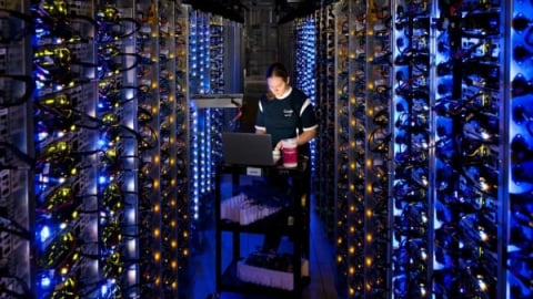 ChatGPT hay Google: Công cụ nào thân thiện hơn với môi trường?