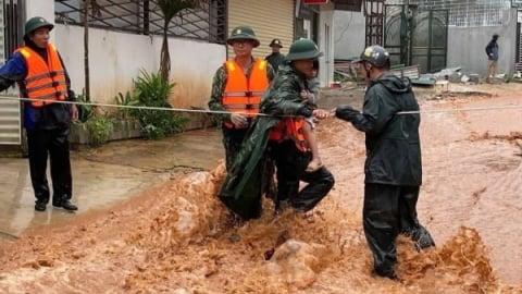 Thủ tướng yêu cầu tập trung tìm kiếm người mất tích do lũ quét, sạt lở đất ở Điện Biên