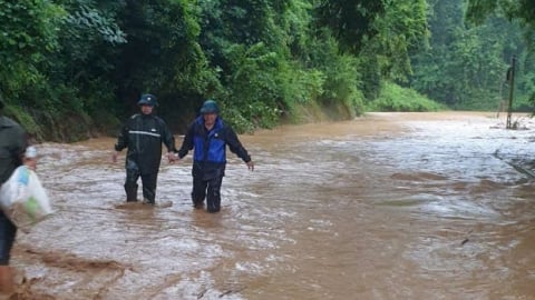 Mưa lớn khiến nhiều bản ở Điện Biên bị cô lập