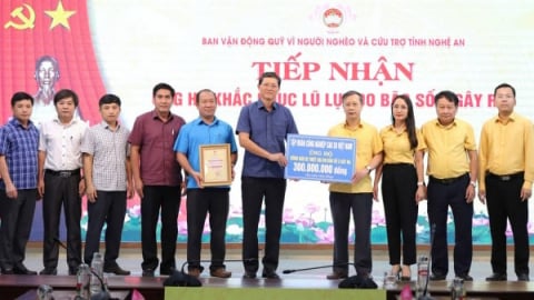 VRG hỗ trợ đồng bào và người lao động bị ảnh hưởng bão lũ