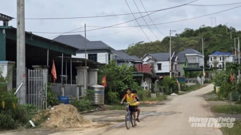 Công trình hồ Cánh Tạng: [Bài 3] Những làng ‘biệt thự' ở khu tái định cư