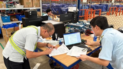 Thu giữ 226.000 sản phẩm nhập lậu tại Công ty Á Châu