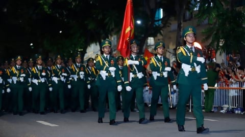 Khối diễu binh, diễu hành uy nghiêm trên phố Hà Nội