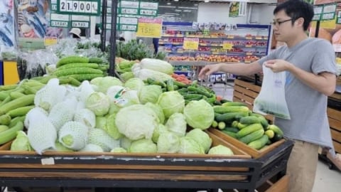 Siêu thị tăng dự trữ hàng hóa ứng phó bão Wipha