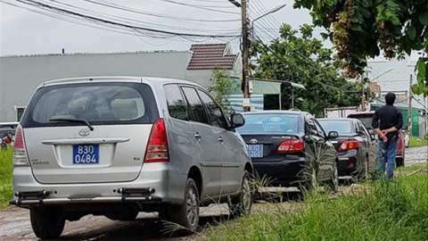 Xe công vụ phơi bày điều gì riêng tư?