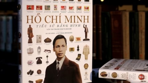 Cuộc đời vĩ nhân qua hình ảnh tư liệu lịch sử