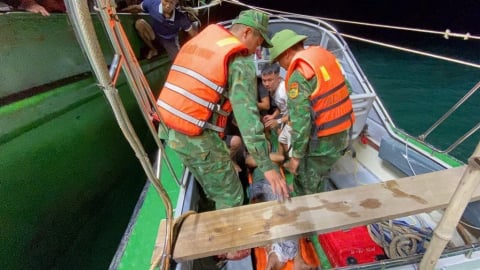 Kịp thời cứu nạn thuyền viên bị tai nạn lao động trên biển
