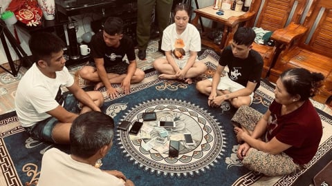 Bắt giữ 13 'con bạc' khát nước đang sát phạt