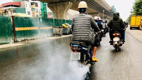 Khí thải từ xe gắn máy cũ âm thầm phá hại sức khỏe người đô thị