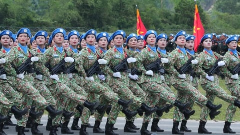 Lực lượng diễu binh diễu hành tổng hợp luyện lần thứ ba