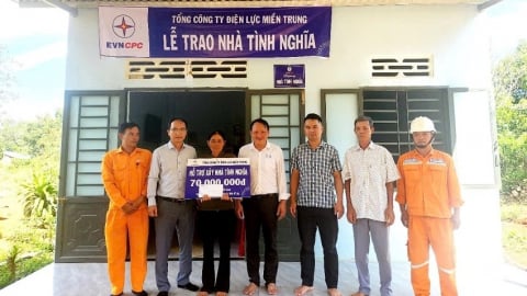Công ty Điện lực Đắk Nông bàn giao nhà tình nghĩa cho các hộ nghèo