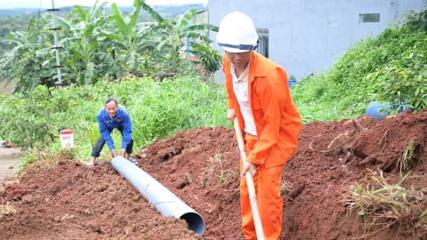 Khắc phục tạm thời điểm ngập trên đường Hồ Chí Minh
