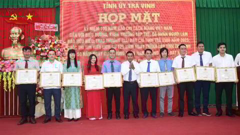 Trà Vinh tặng bằng khen cho tập thể, người làm báo tiêu biểu