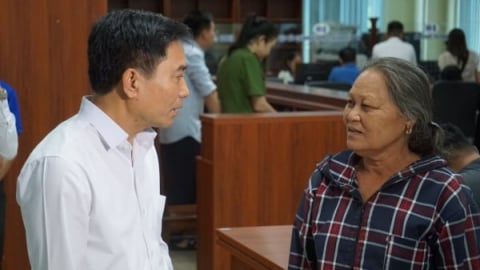 'Việc giải quyết hồ sơ bị cản trở, vướng mắc, người dân hãy gọi cho tôi'