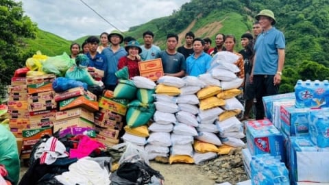 Nghĩa tình đôi bờ Nậm Mộ