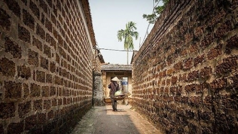 Nhà văn Hà Nguyên Huyến: Nỗi niềm đá ong