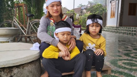 Cha mất vì ung thư, tương lai con thơ bơ vơ bất định