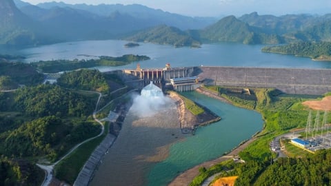 Ngày 27/6, Thủy điện Tuyên Quang mở 1 cửa xả đáy
