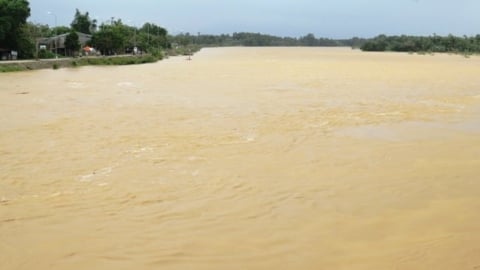 Mưa to, lũ lên sau bão số 5