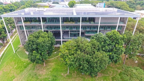 Từ tòa nhà xanh đến tòa nhà cân bằng năng lượng