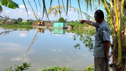 Cần chấn chỉnh việc nạo vét lòng sông gây sạt lở