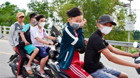 Phạt nặng các hành vi gây mất an toàn giao thông với trẻ em