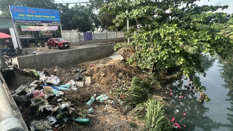 TP.HCM vận động người dân không xả rác ra đường và kênh rạch