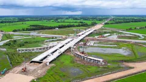Sắp hoàn thành cầu tuyến cao tốc trục ngang đoạn Hậu Giang