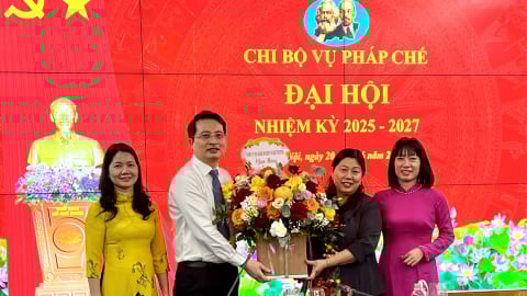Chi bộ Vụ Pháp chế đoàn kết, kỷ cương, đổi mới trong xây dựng pháp luật