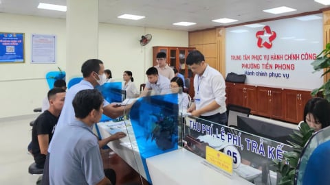 Chính quyền hai cấp ngày đầu: Phường làm được, dân mới tin