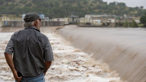 Hơn 20 người chết do lũ lụt nghiêm trọng, Texas ban bố tình trạng ‘thảm họa’