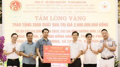HANAKA thăm hỏi, tặng quà tri ân các gia đình chính sách nhân dịp 27/7