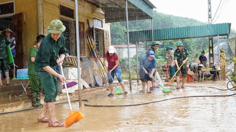 Thủ tướng yêu cầu địa phương chủ động hỗ trợ thiệt hại do bão lũ