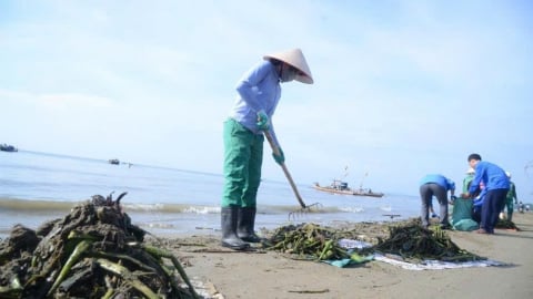 Thanh Hóa tập trung xử lý rác thải và nước thải tại các khu du lịch