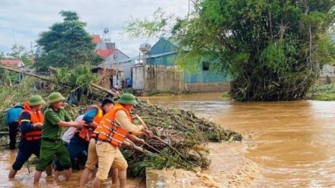 Cấp xã trực tiếp huy động lực lượng hộ đê, phòng, chống thiên tai