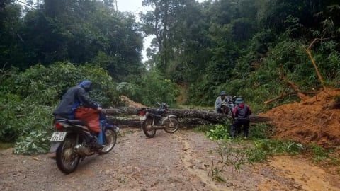 Hơn 300 điểm sạt lở ở Điện Biên khiến cứu hộ vùng lũ gặp khó