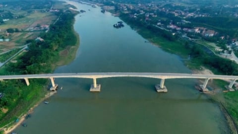 Cấm xe tải lớn và xe khách trên 29 chỗ qua cầu Sông Lô