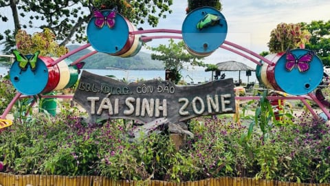 Nhân rộng mô hình quản lý và phân loại chất thải rắn: [Bài 2] Tái Sinh Zone - nơi truyền cảm hứng từ rác thải nhựa