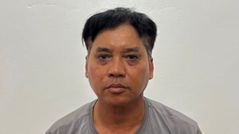 Đốt máy xúc vì mâu thuẫn cá nhân