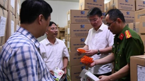 Phá đường dây sản xuất thực phẩm bảo vệ sức khỏe giả cho 200 công ty