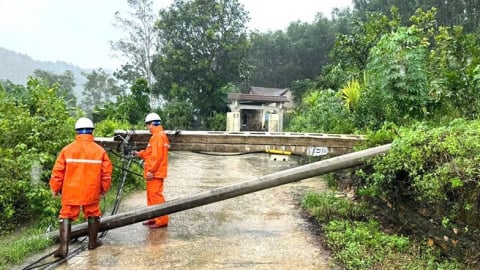 Gần 400.000 khách hàng ở Hà Tĩnh mất điện